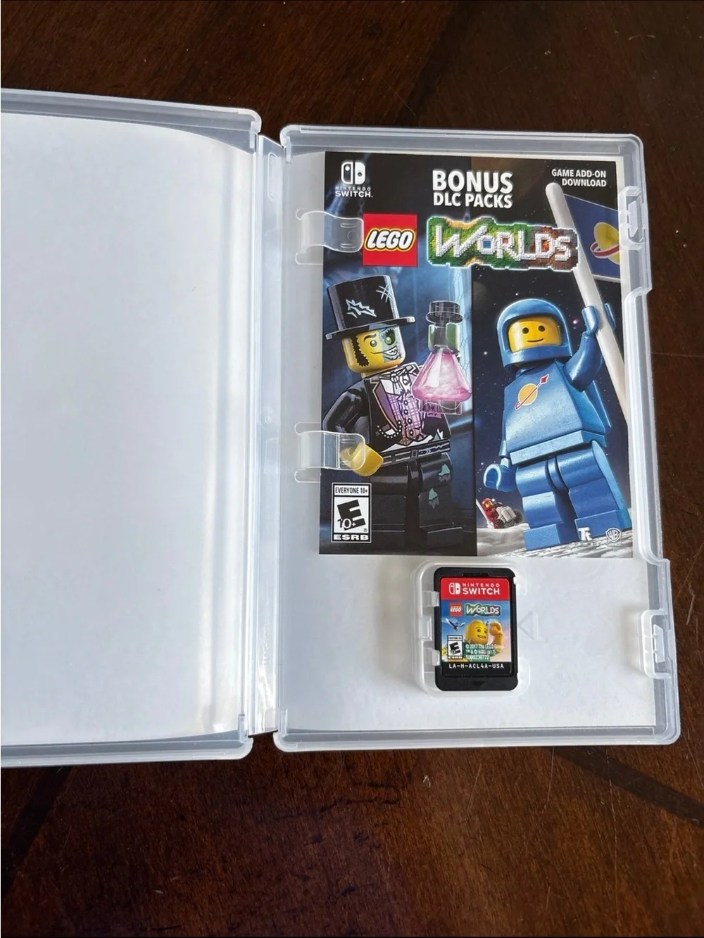 LEGO Worlds Nintendo Switch Case - Yellow & Green Minifigure Artwork